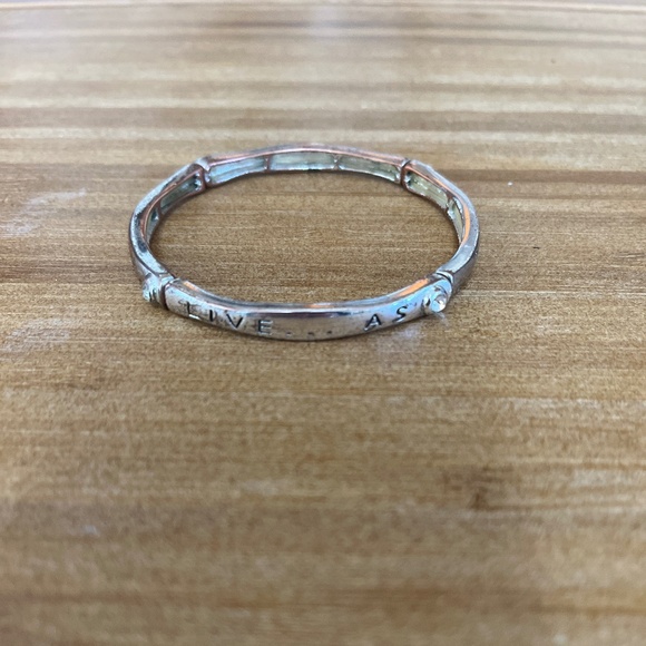 Stretch band bracelet - "Live ... as though heaven is on earth" - Picture 1 of 4
